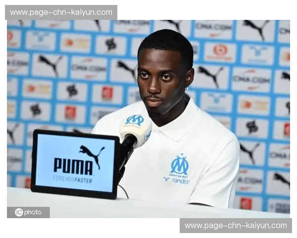 维阿破门感恩手势，马赛重生