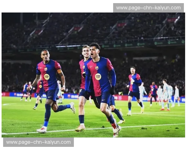 西甲争冠再反转:皇马重登榜首引发裁判争议 西甲争冠再反转:皇马重登榜首引发裁判争议